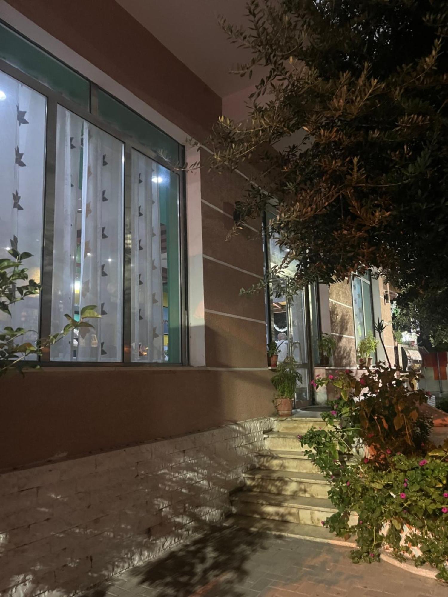 Hotel Luli City Center Дуррес Экстерьер фото